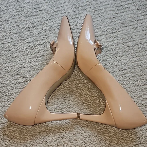 Nine West Nude Patent Pointed-Toe Pumps - Picture 8 of 10